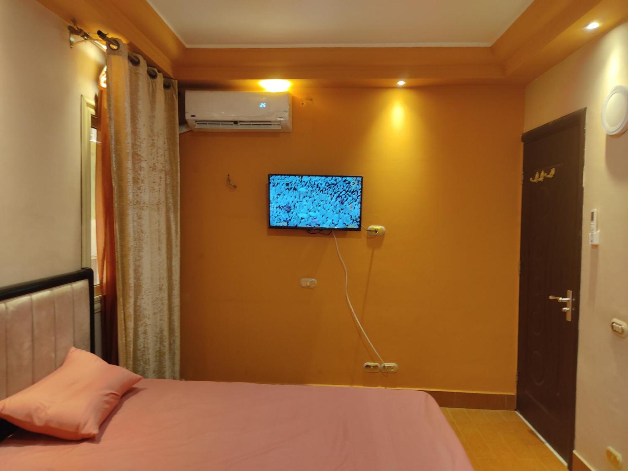 Doqi 3 2 Bathroom Wifi Near Nile Apartment Cairo